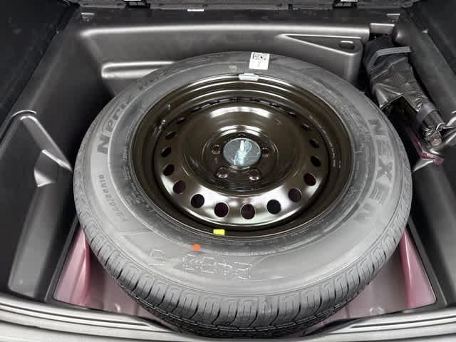 new 2025 Jeep Grand Cherokee car, priced at $40,827