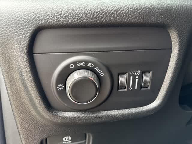 new 2025 Jeep Grand Cherokee car, priced at $40,827