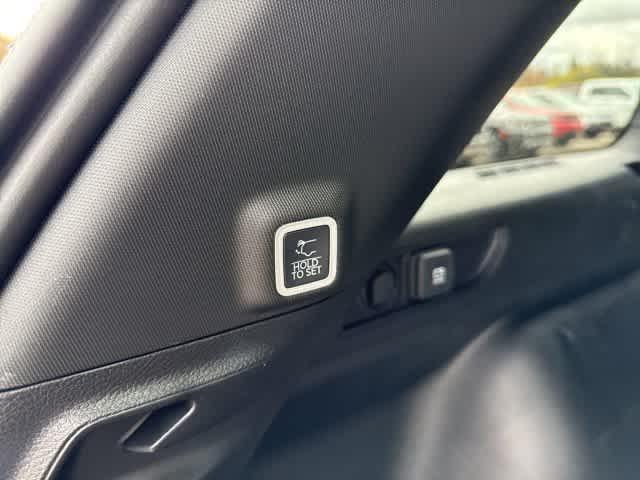 new 2025 Jeep Grand Cherokee car, priced at $40,827