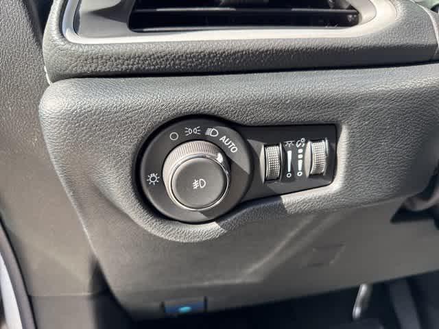 new 2026 Chrysler Pacifica car, priced at $45,945