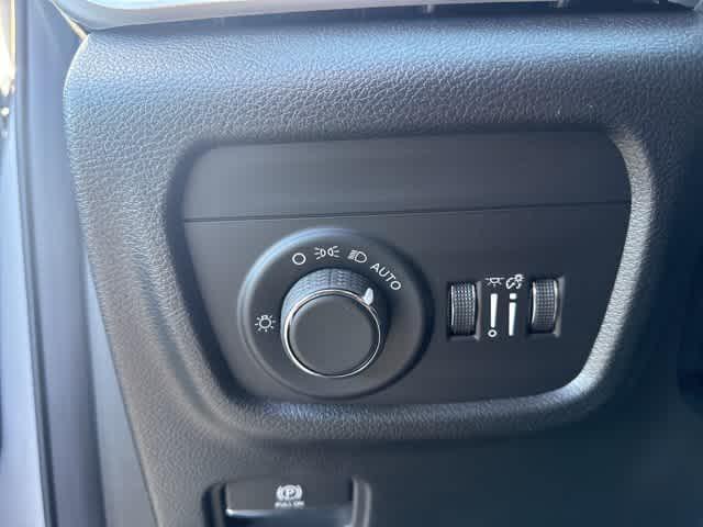 new 2025 Jeep Grand Cherokee car, priced at $42,683