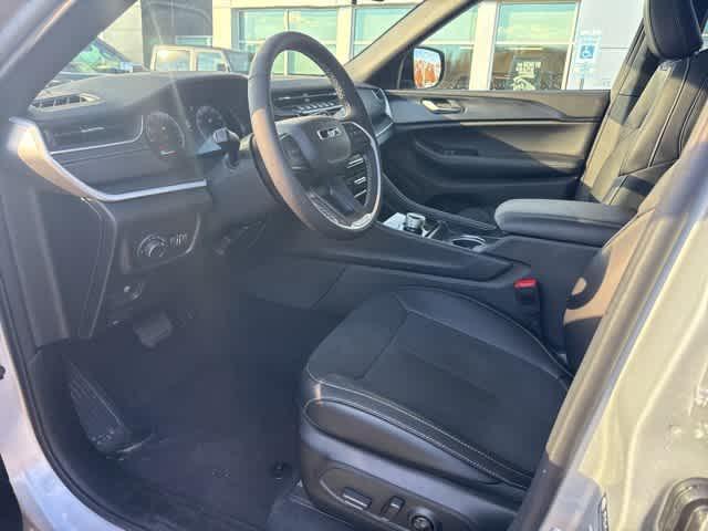 new 2025 Jeep Grand Cherokee car, priced at $42,683