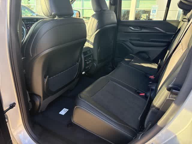 new 2025 Jeep Grand Cherokee car, priced at $42,683