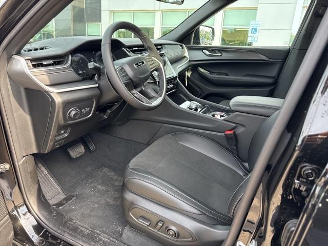 new 2025 Jeep Grand Cherokee L car, priced at $46,990