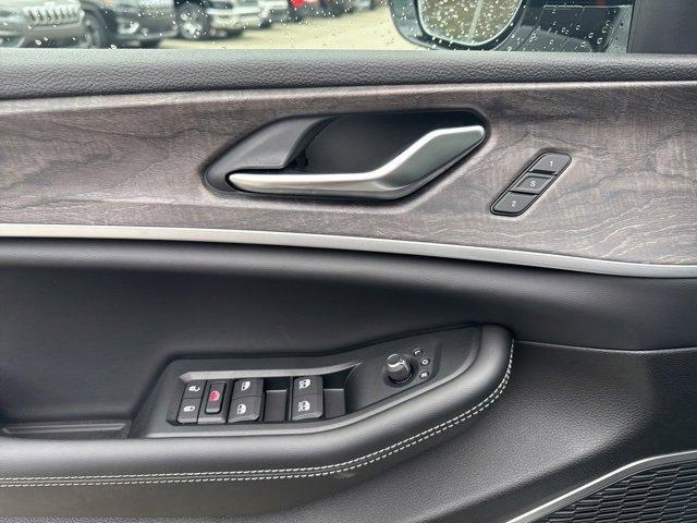 new 2025 Jeep Grand Cherokee car, priced at $50,324