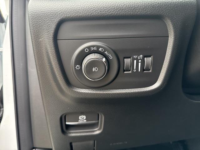 new 2025 Jeep Grand Cherokee car, priced at $53,753