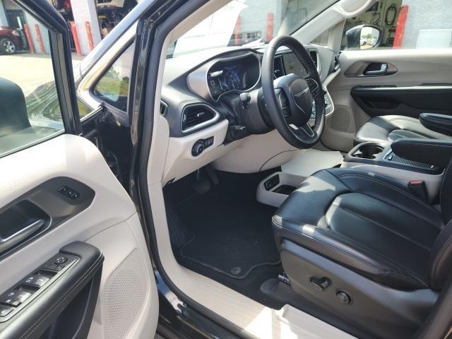 used 2023 Chrysler Pacifica car, priced at $24,987