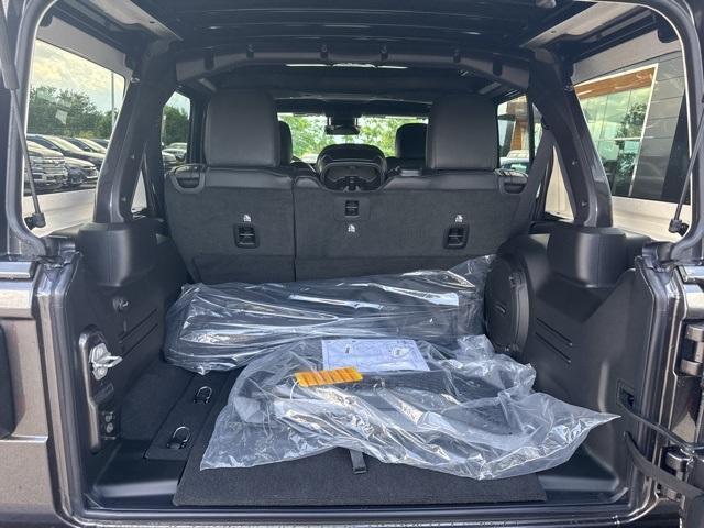 new 2025 Jeep Wrangler car, priced at $55,646