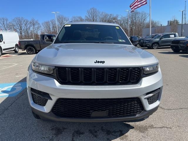 new 2025 Jeep Grand Cherokee car, priced at $44,027