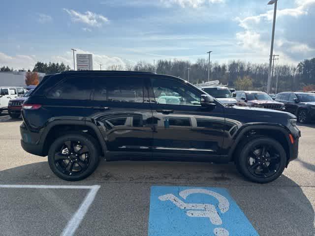 new 2025 Jeep Grand Cherokee car, priced at $54,598
