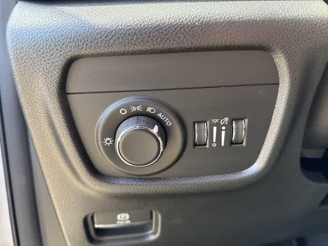 new 2025 Jeep Grand Cherokee car, priced at $42,683