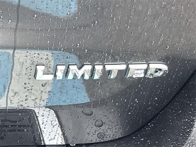 used 2018 Jeep Grand Cherokee car, priced at $17,187