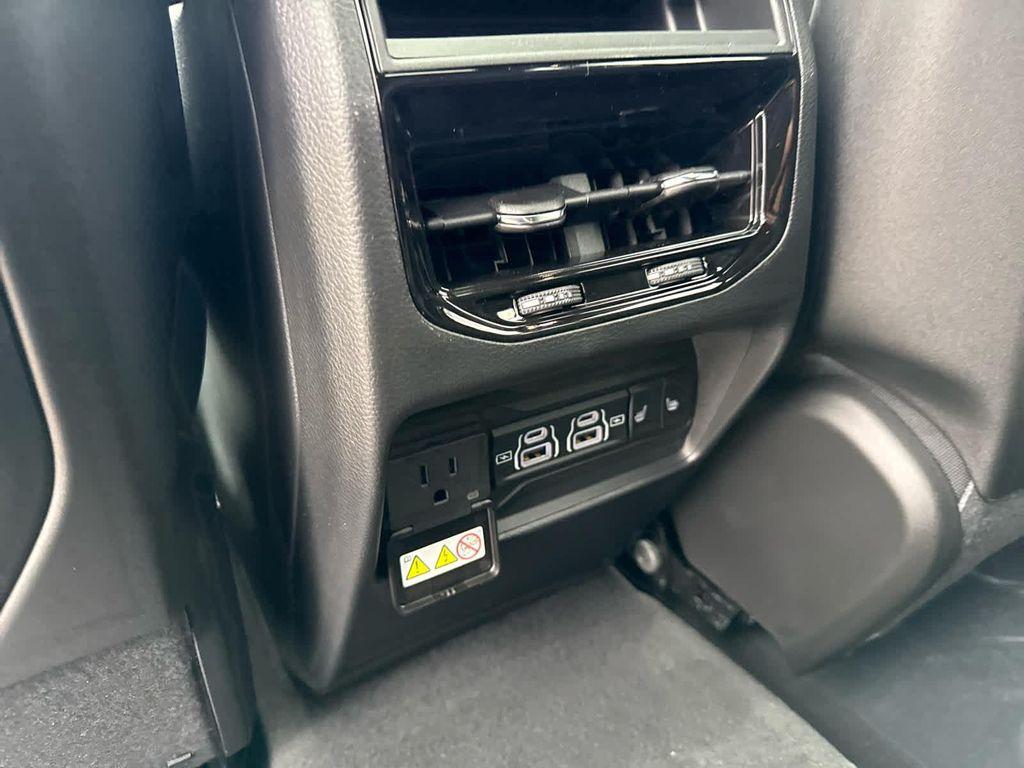 new 2025 Jeep Grand Cherokee car, priced at $54,003