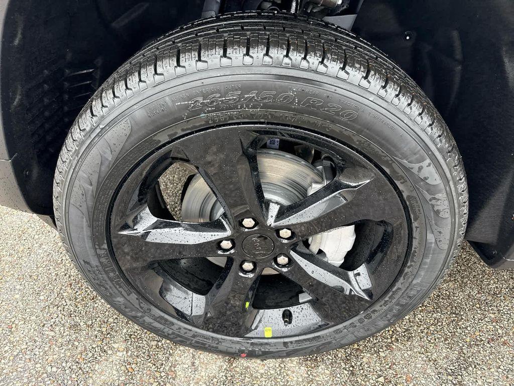 new 2025 Jeep Grand Cherokee car, priced at $54,003