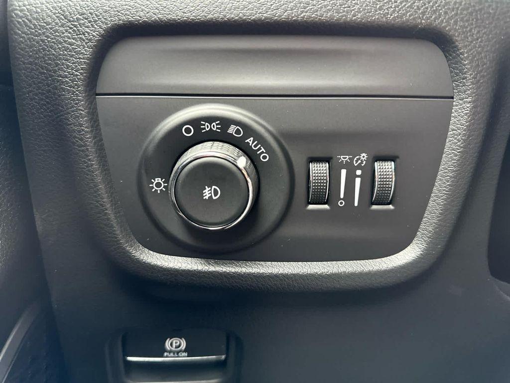 new 2025 Jeep Grand Cherokee car, priced at $54,003