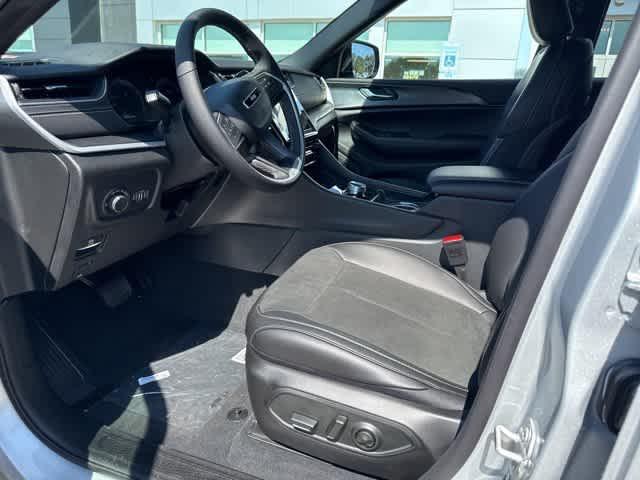 new 2025 Jeep Grand Cherokee car, priced at $42,248