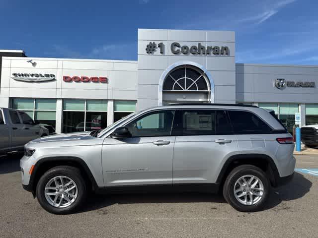 new 2025 Jeep Grand Cherokee car, priced at $40,442