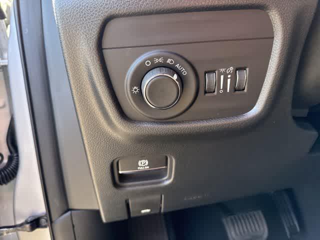 new 2025 Jeep Grand Cherokee car, priced at $40,442