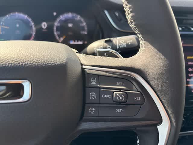 new 2025 Jeep Grand Cherokee car, priced at $40,442