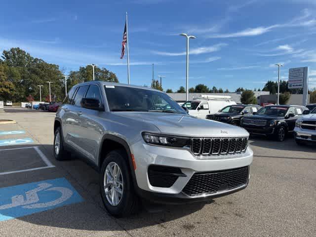 new 2025 Jeep Grand Cherokee car, priced at $40,442