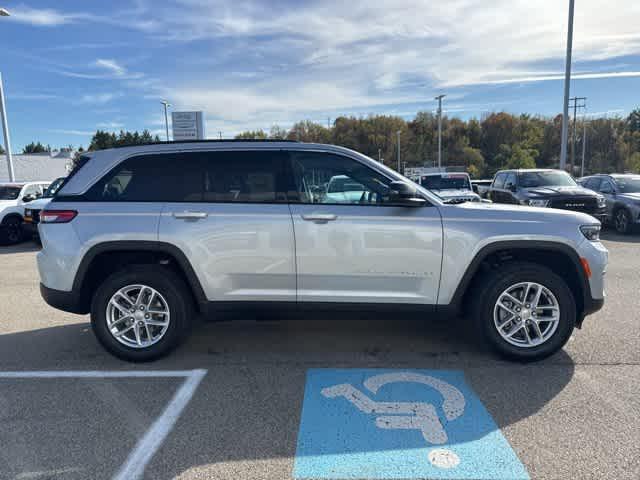 new 2025 Jeep Grand Cherokee car, priced at $40,442