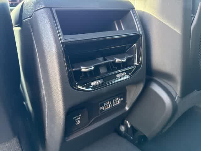 new 2025 Jeep Grand Cherokee car, priced at $40,442