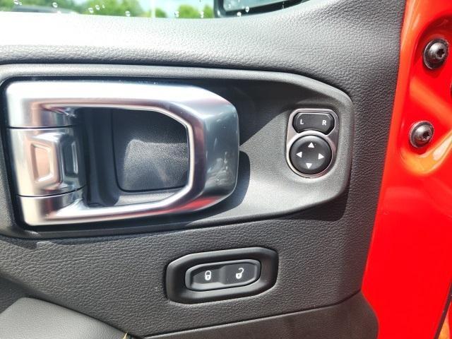 new 2025 Jeep Wrangler car, priced at $55,646