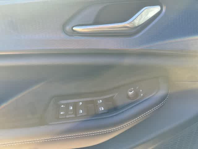 new 2025 Jeep Grand Cherokee car, priced at $40,827