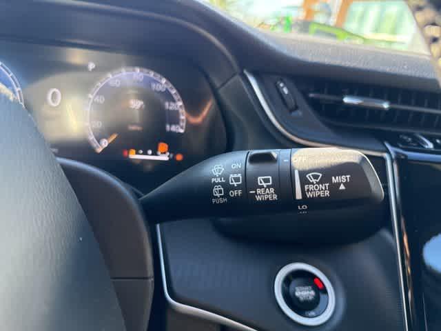 new 2025 Jeep Grand Cherokee car, priced at $40,827