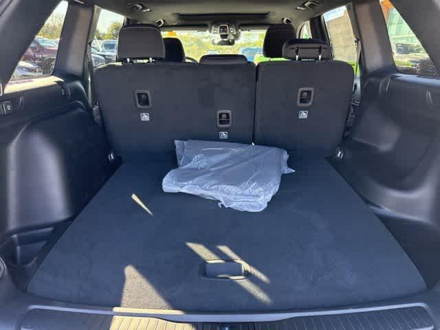 new 2025 Jeep Grand Cherokee car, priced at $40,827