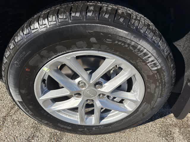 new 2025 Jeep Grand Cherokee car, priced at $40,827