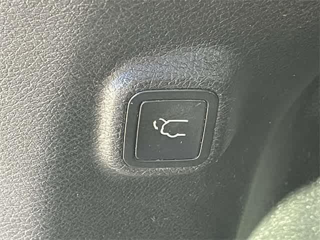 used 2019 Jeep Cherokee car, priced at $13,487