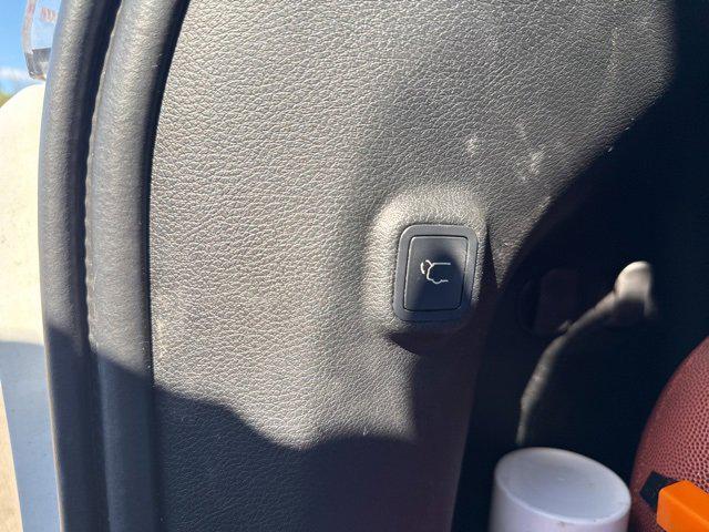 used 2019 Jeep Cherokee car, priced at $14,795