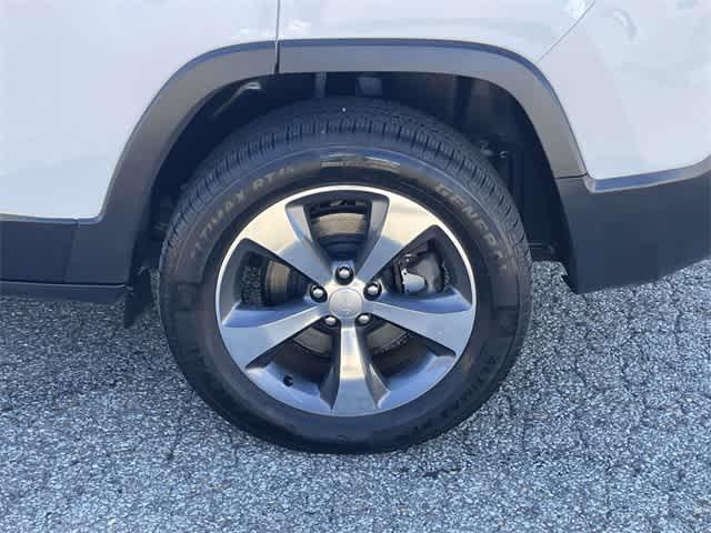 used 2019 Jeep Cherokee car, priced at $13,487