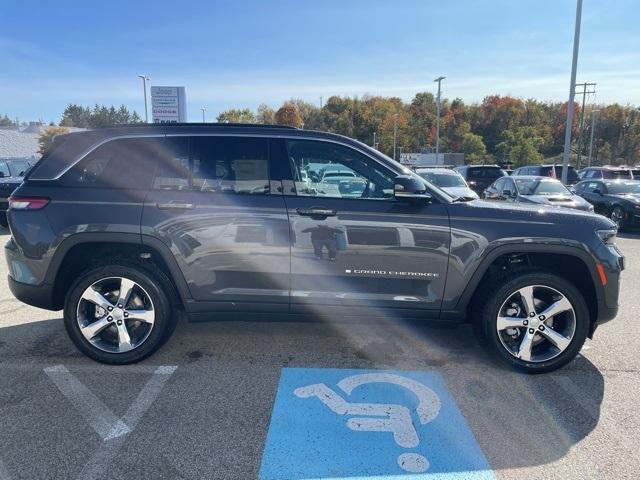 new 2025 Jeep Grand Cherokee car, priced at $51,930