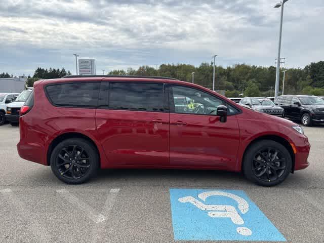 new 2026 Chrysler Pacifica car, priced at $52,321