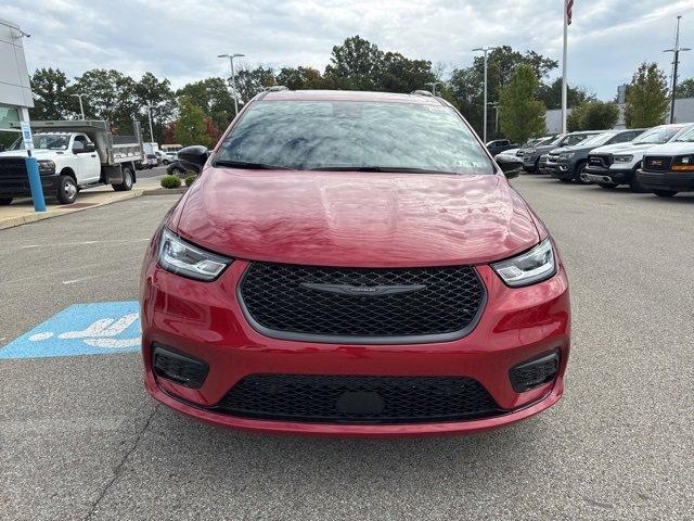 new 2026 Chrysler Pacifica car, priced at $55,055