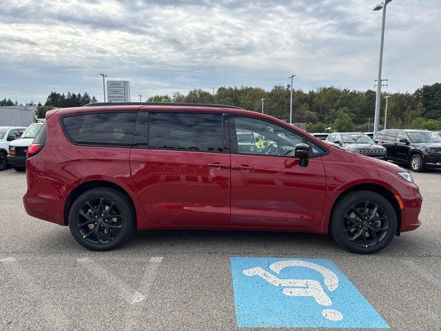 new 2026 Chrysler Pacifica car, priced at $55,055