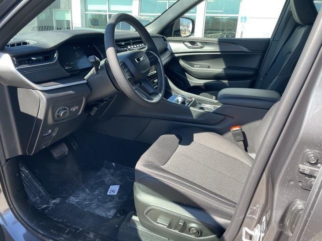 new 2025 Jeep Grand Cherokee car, priced at $38,922