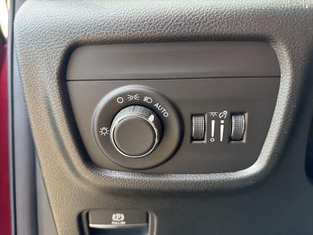 new 2025 Jeep Grand Cherokee car, priced at $42,683