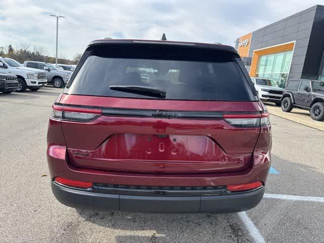 new 2025 Jeep Grand Cherokee car, priced at $42,683