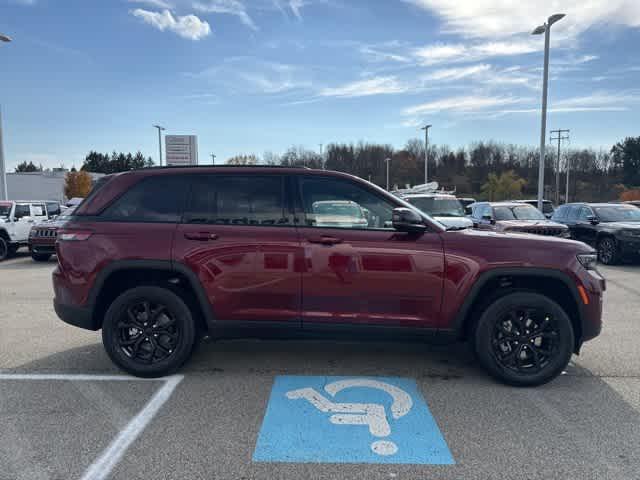new 2025 Jeep Grand Cherokee car, priced at $42,683