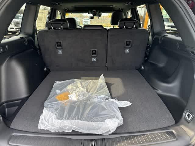 new 2025 Jeep Grand Cherokee car, priced at $42,683