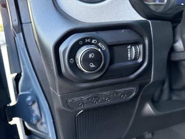 new 2025 Jeep Gladiator car, priced at $47,950