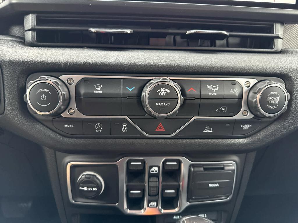 new 2026 Jeep Wrangler car, priced at $42,930