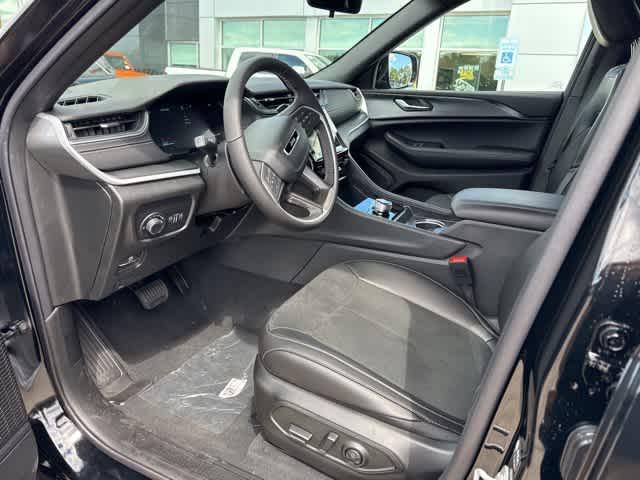 new 2025 Jeep Grand Cherokee car, priced at $42,248