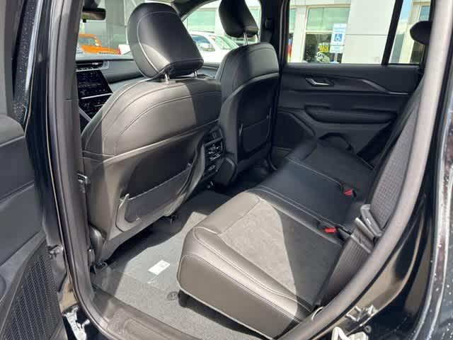 new 2025 Jeep Grand Cherokee car, priced at $42,248