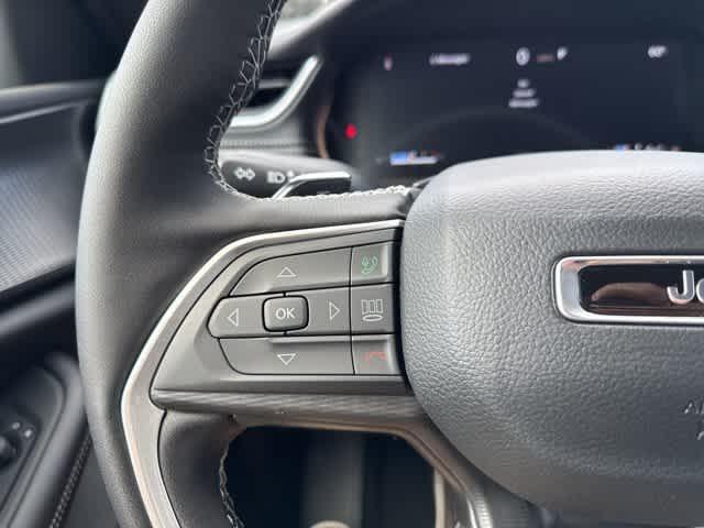 new 2025 Jeep Grand Cherokee car, priced at $42,248