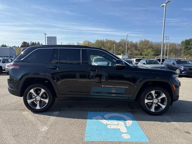 new 2025 Jeep Grand Cherokee car, priced at $53,873