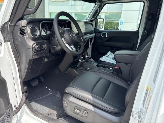 new 2025 Jeep Wrangler car, priced at $55,137
